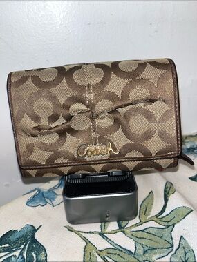 Coach Signature Canvas Trifold Wallet in Brown with Gold Logo